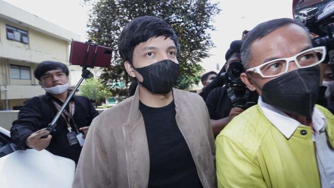FOTO: Bawa Tas Dior Doni Salmanan, Atta Halilintar Penuhi Panggilan Polisi
