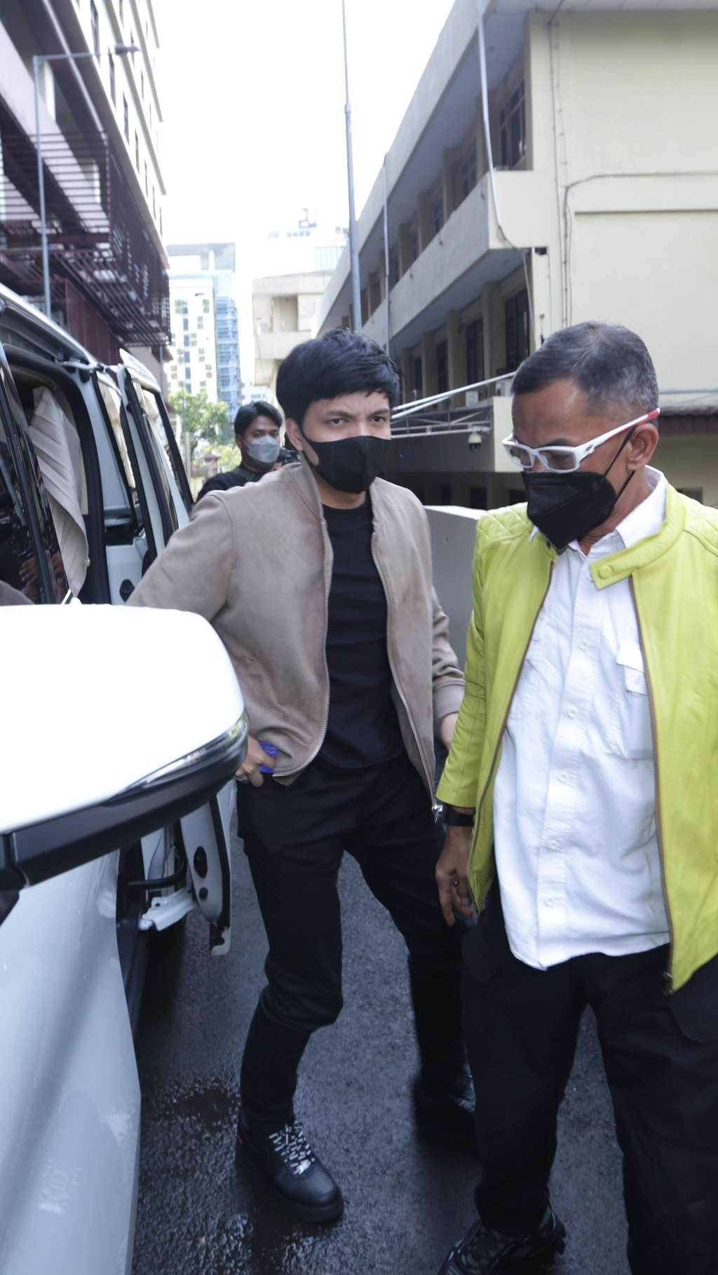 FOTO: Bawa Tas Dior Doni Salmanan, Atta Halilintar Penuhi Panggilan Polisi