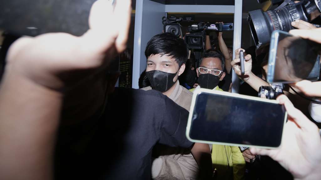 FOTO: Bawa Tas Dior Doni Salmanan, Atta Halilintar Penuhi Panggilan Polisi
