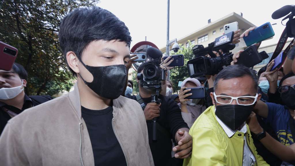 FOTO: Bawa Tas Dior Doni Salmanan, Atta Halilintar Penuhi Panggilan Polisi