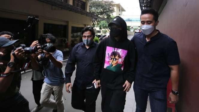 FOTO: Dapet Donasi 1 M dari Doni Salmanan, Reza Arap Dicecar Puluhan Pertanyaan oleh Penyidik