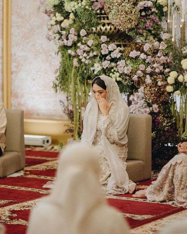 9 Momen Pengajian Putri Tanjung Jelang Pernikahan, Haru Banget!
