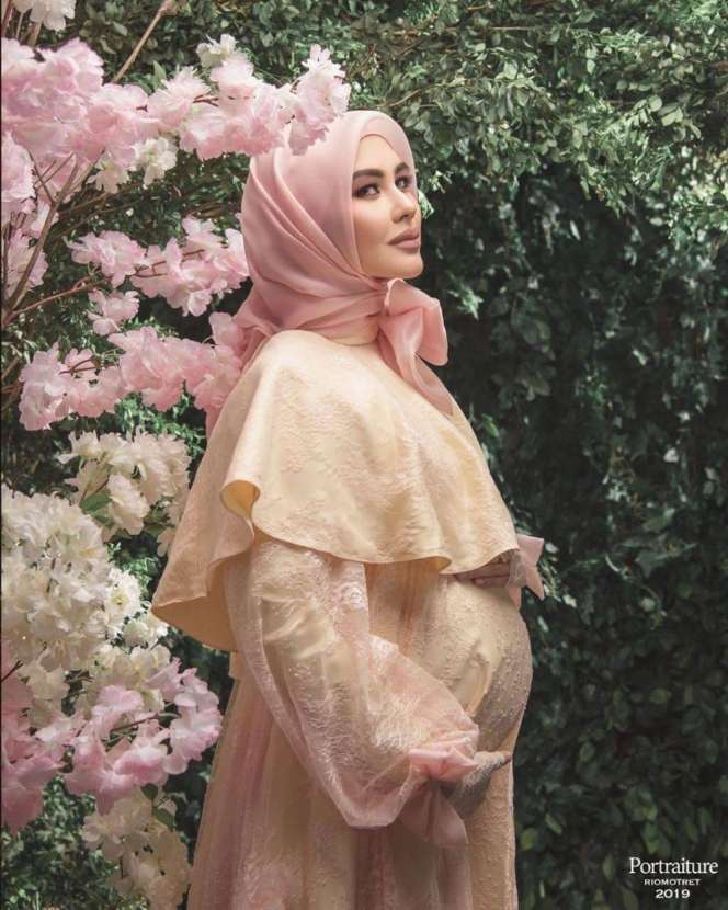 Sederet Potret Maternity Presenter Kenamaan, Jessica Iskandar Bergaya ala Beyonce