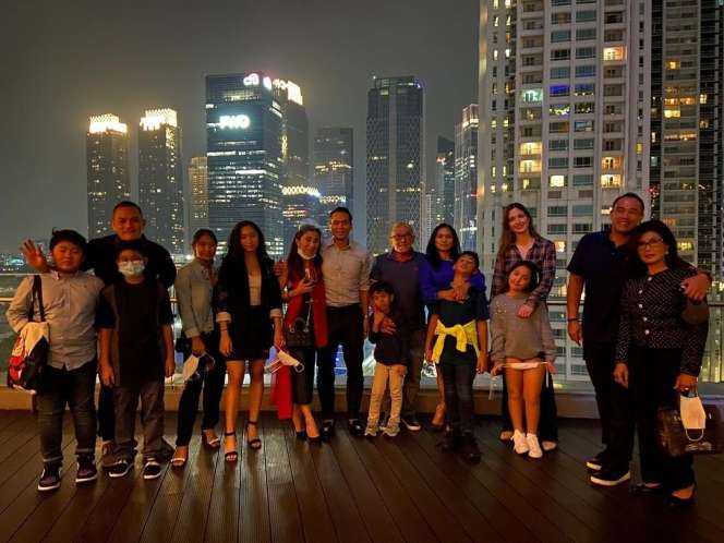 Kisah Cinta Nia Ramadhani dan Ardi Bakrie yang Tengah Diterpa Isu Perceraian!