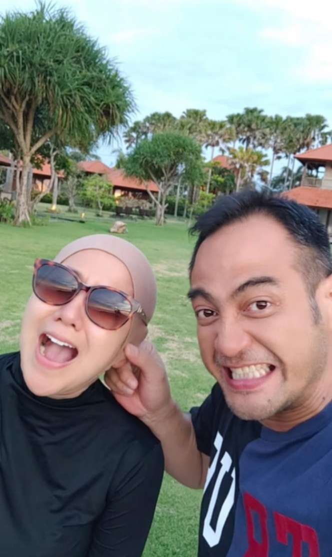 8 Momen Mesra Venna Melinda dan Ferry Irawan, Bulan Madu hingga Saling Cium Ketek!