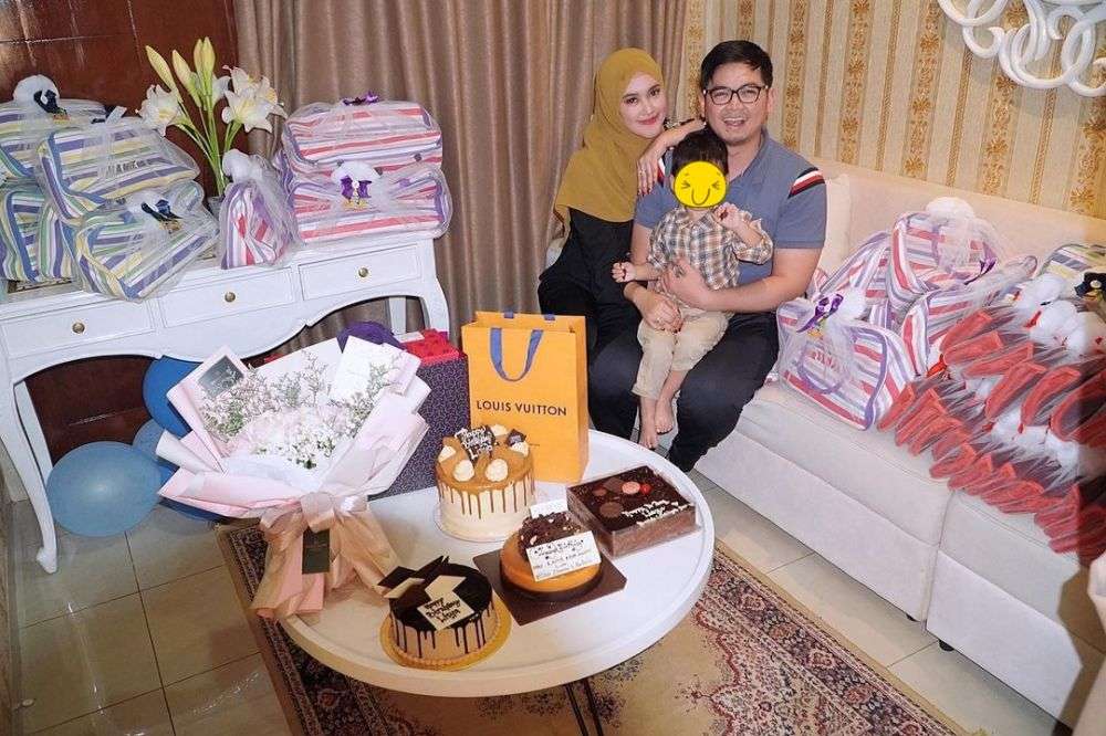 10 Potret Rumah Tommy Kurniawan Usai Jadi Anggota DPR, Super Mewah Bernuasa Emas!