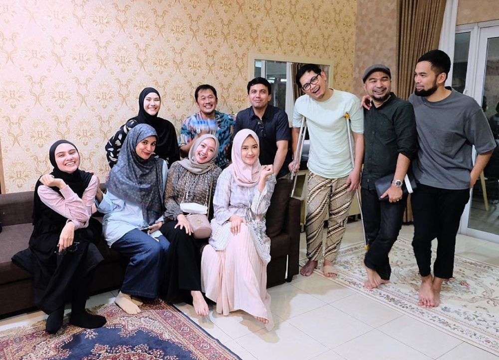 10 Potret Rumah Tommy Kurniawan Usai Jadi Anggota DPR, Super Mewah Bernuasa Emas!
