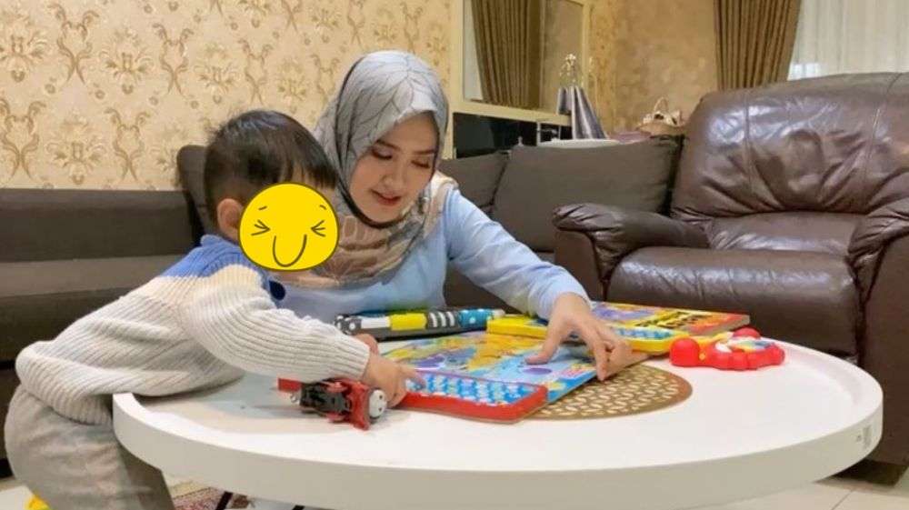 10 Potret Rumah Tommy Kurniawan Usai Jadi Anggota DPR, Super Mewah Bernuasa Emas!