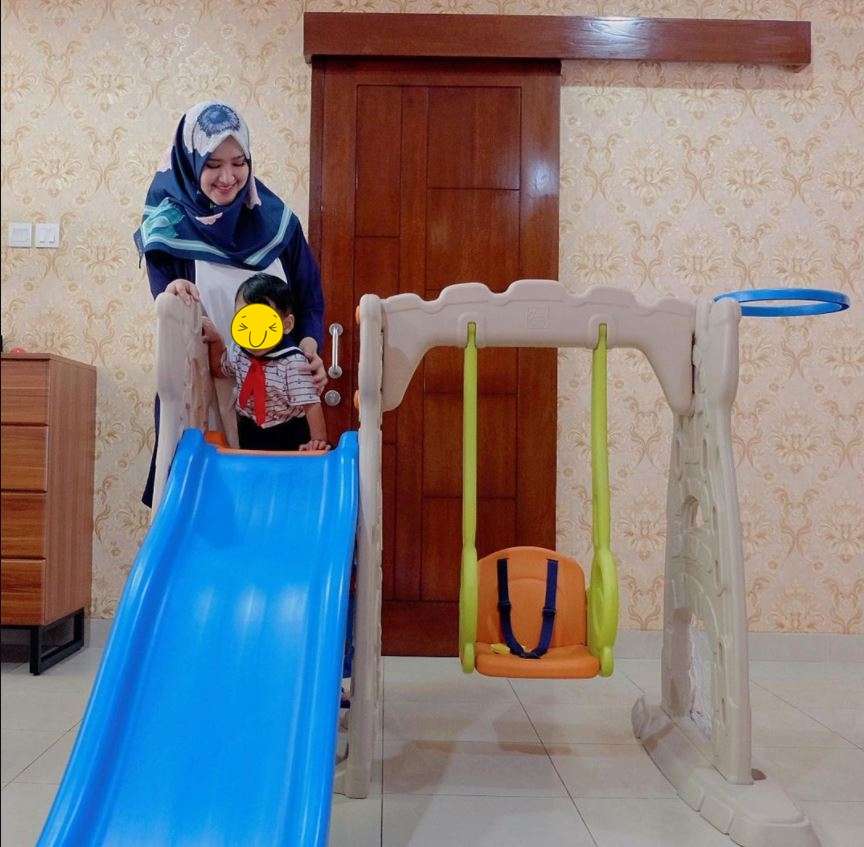 10 Potret Rumah Tommy Kurniawan Usai Jadi Anggota DPR, Super Mewah Bernuasa Emas!