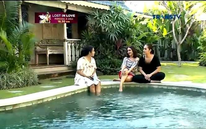 8 Potret Rumah Tia Ivanka Si Ratu Sinetron 90-an, Mirip Pondok di Tengah Sawah