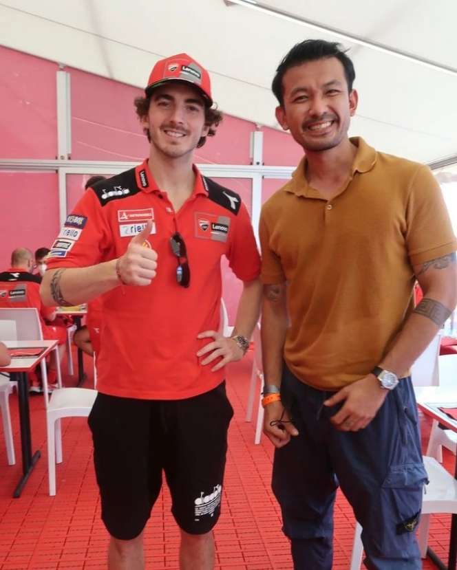 Sederet Potret Seleb Tanah Air Nonton Langsung MotoGP Mandalika, Rio Dewanto dan Ananda Omesh Beruntung Banget!