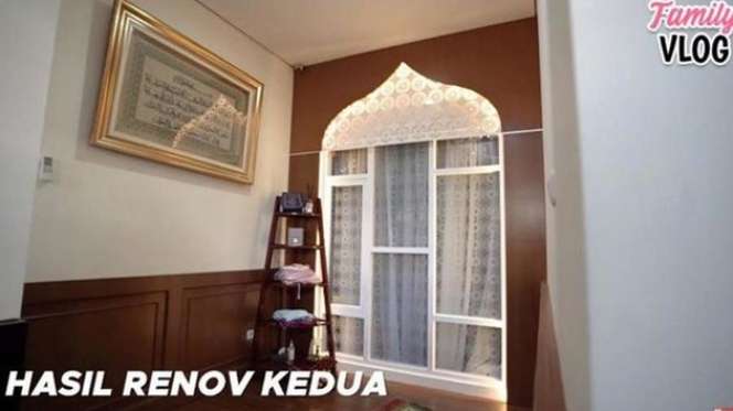 10 Potret Mushola di Rumah Mewah Artis 'Sultan', Ada yang Ngambang di Atas Air