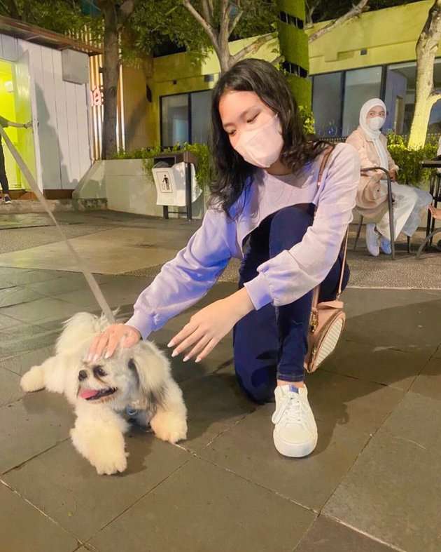 7 Potret Terbaru Kirana Anak Andika Kangen Band, Rambut Khasnya Jadi Sorotan!