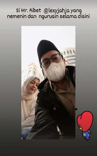 Potret Lulu Tobing Tampil Cantik Berhijab Saat Umrah Perdana