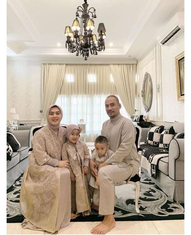 10 Potret Rumah Aisyahrani yang Jarang Tersorot, Tak Kalah dari Syahrini, Mewah Bak Istana!