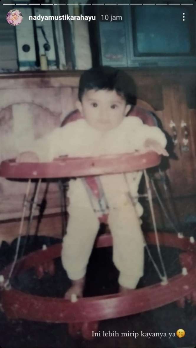 7 Potret Masa Kecil Nadya Mustika, Parasnya Mirip Syaki Banget!