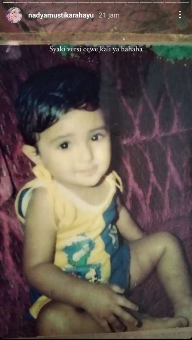 7 Potret Masa Kecil Nadya Mustika, Parasnya Mirip Syaki Banget!