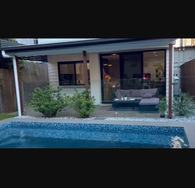 9 Potret Rumah Baru The Connell Twins di Australia, Desainnya Wow Banget!