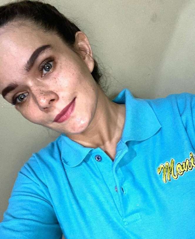 7 Potret Terbaru Monica ‘Tukang Ojek Pengkolan’ Dulu Jualan Jajanan SD Kini Punya Mini Market!