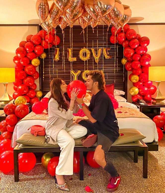 Pilih Lepas Hijab Usai Putus Dengan Zikri Daulay, Ayu Aulia Pamer Pacar Baru!