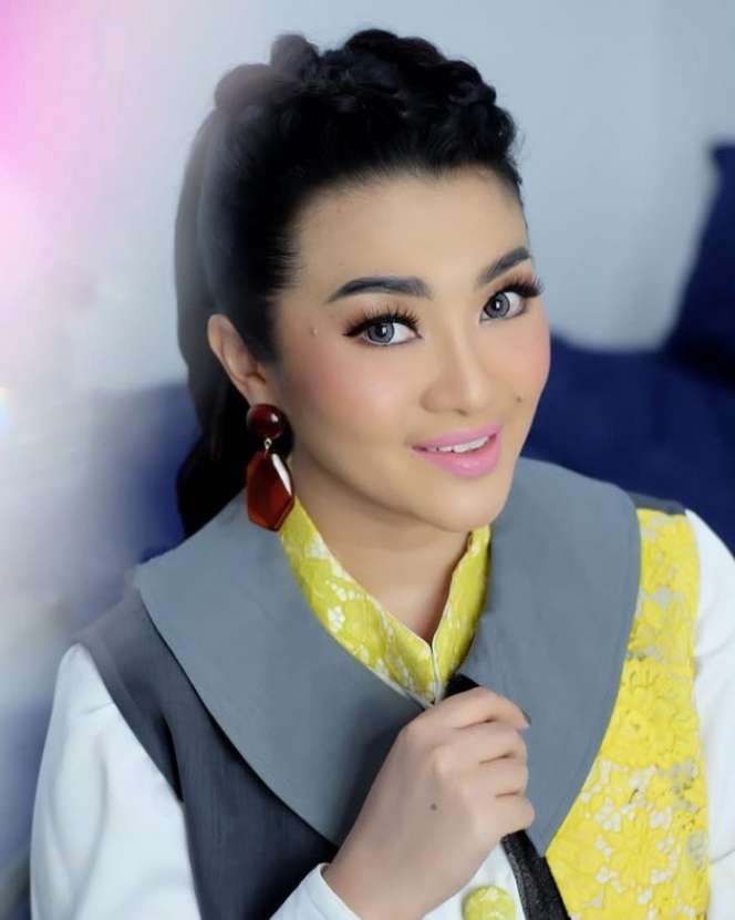 8 'Pabrik Uang' Fitri Carlina, Investasi di Resort Hingga Cafe Dangdut Di Amerika!