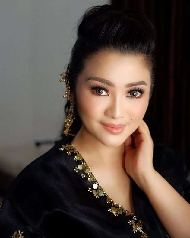 8 'Pabrik Uang' Fitri Carlina, Investasi di Resort Hingga Cafe Dangdut Di Amerika!