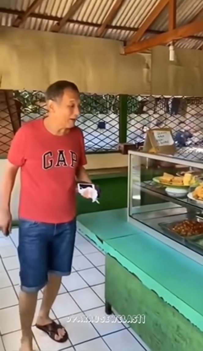 8 Potret Konglomerat Jusuf Hamka Kepergok Makan di Warteg, Gaya Pakaiannya Jadi Sorotan!
