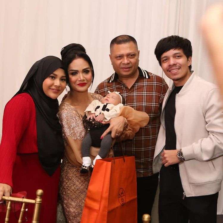 8 Momen Perayaan Ultah Krisdayanti, Penampilannya Jadi Sorotan!