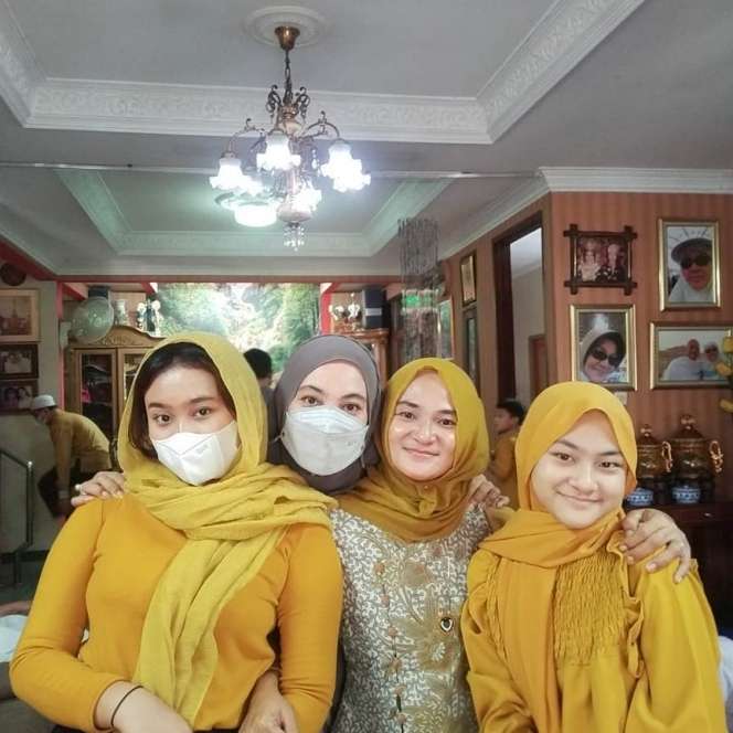 10 Potret Rumah Leily Sagita Si ‘Ratu Antagonis’, Tak Semewah di Sinetron, Ada Empang Kecil