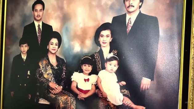 10 Potret Rumah ‘Mami Popon’ Nenek Raffi Ahmad, Mewah Bak Istana Keraton Rp 100 Miliar