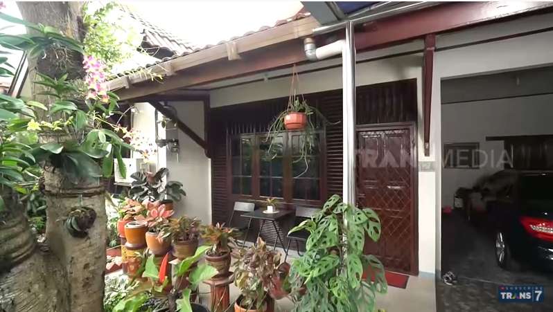 12 Potret Kondisi Rumah Mpok Atiek yang Jarang Tersorot, Dibeli Seharga Rp58 Juta, Ada di Gang Sempit