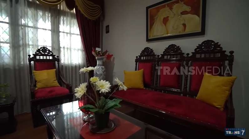 12 Potret Kondisi Rumah Mpok Atiek yang Jarang Tersorot, Dibeli Seharga Rp58 Juta, Ada di Gang Sempit