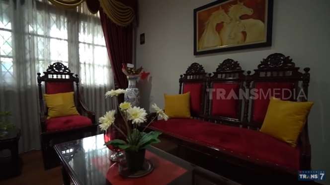 12 Potret Kondisi Rumah Mpok Atiek yang Jarang Tersorot, Dibeli Seharga Rp58 Juta, Ada di Gang Sempit