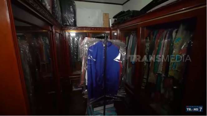 12 Potret Kondisi Rumah Mpok Atiek yang Jarang Tersorot, Dibeli Seharga Rp58 Juta, Ada di Gang Sempit