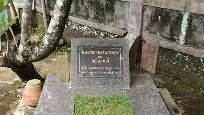 8 Potret Makam Kasino Warkop DKI Setelah 24 Tahun Meninggal, Kondisinya Bikin Syok