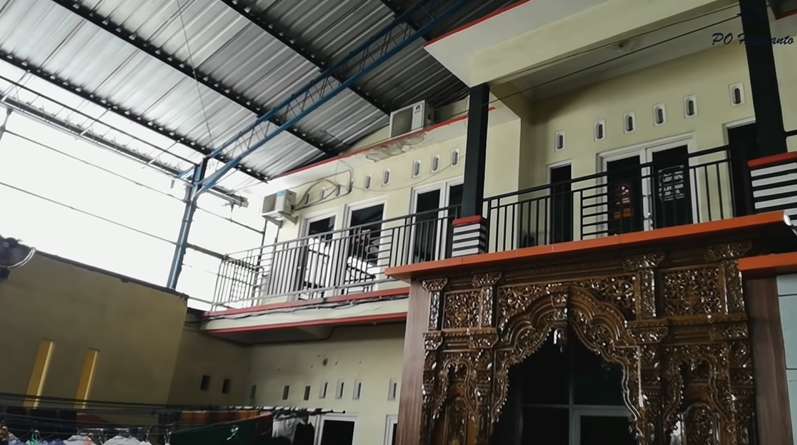 10 Potret Rumah Mewah Haryanto ‘Si Raja Bus Asal Kudus’, Punya Garasi Seluas 1,2 Hektar