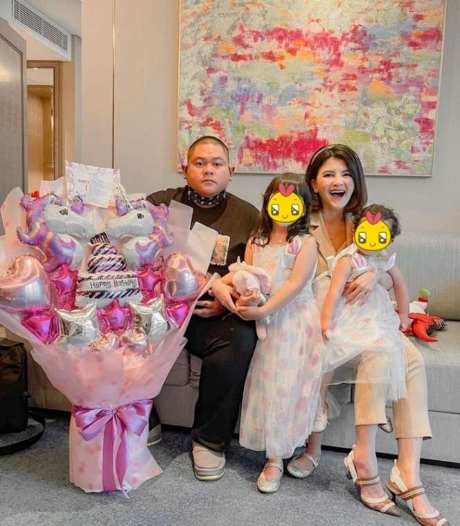 Potret Terbaru 7 Pemain Sitkom ‘Awas Ada Sule’ Bareng Pasangan, Manglingi Banget!