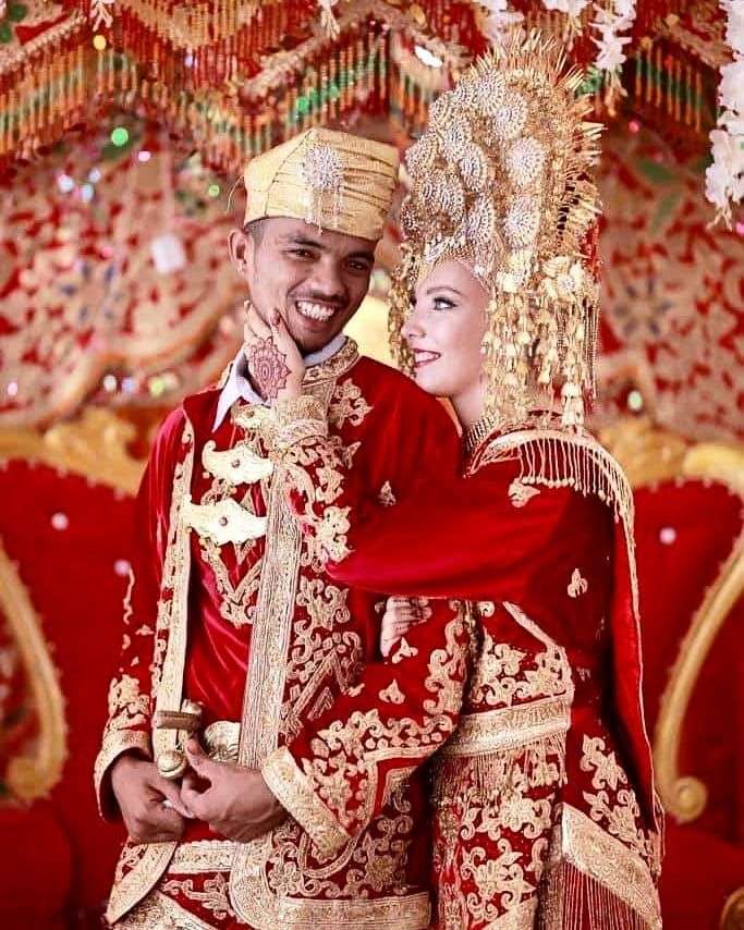 Ingat Nelayan Asal Padang yang Nikahi Bule Perancis? Sempat Ditipu, Kini Jadi Konglomerat, Lihat 7 Potretnya