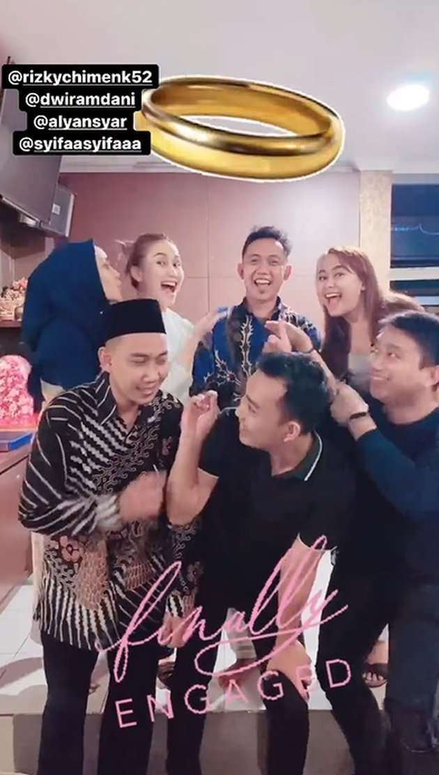 6 Potret Ayu Ting Ting Hadiri Acara Tunangan Sepupu, Parasnya Curi Perhatian!