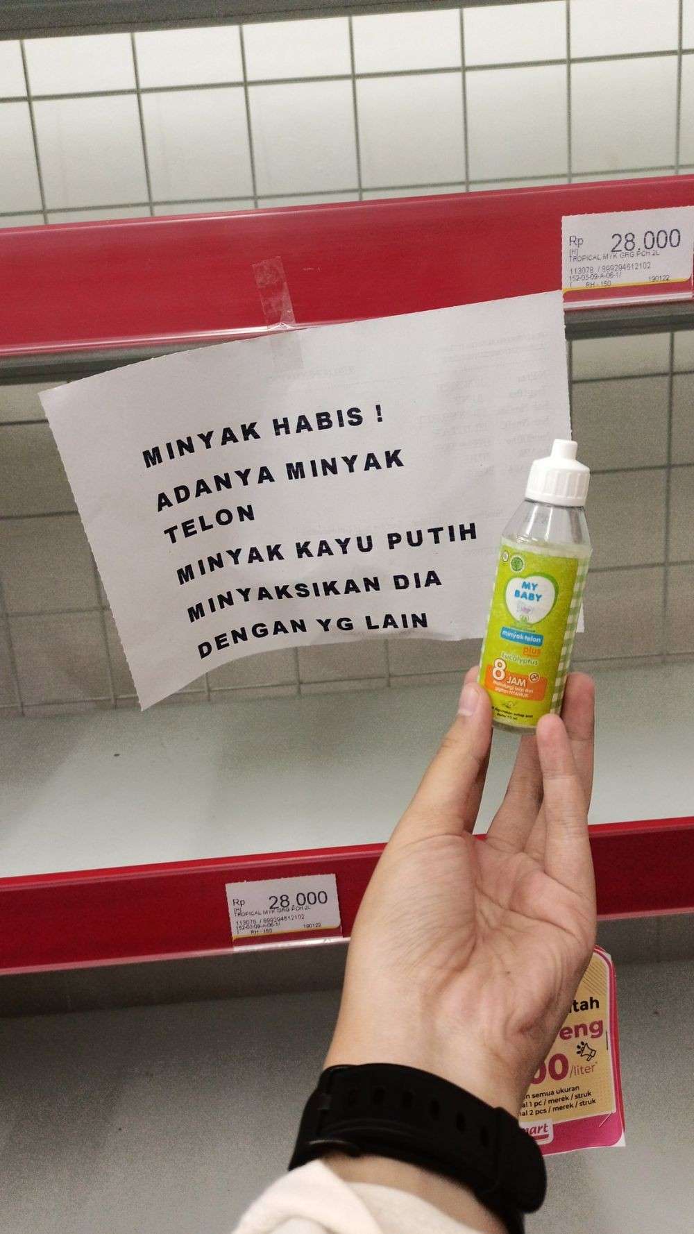 8 Momen Kocak Jual Minyak Goreng, Bikin Ngakak Guling-Guling!