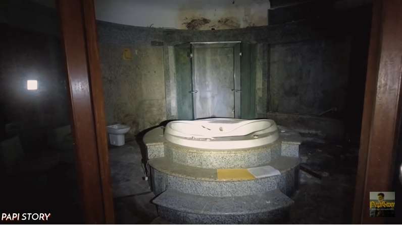 10 Potret Rumah Mewah Terbengkalai Milik Konglomerat yang Buron, Ada Kunci Mobil Presiden!