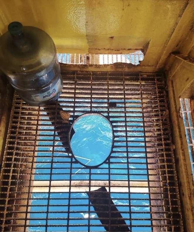 10 Potret Bangunan Nyeleneh Di Atas Air, Bikin Mikir Keras!