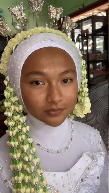 8 Potret Transformasi Pengantin Ini Bikin Melongo, Beda Banget, Jadi Cantik Bak Barbie!
