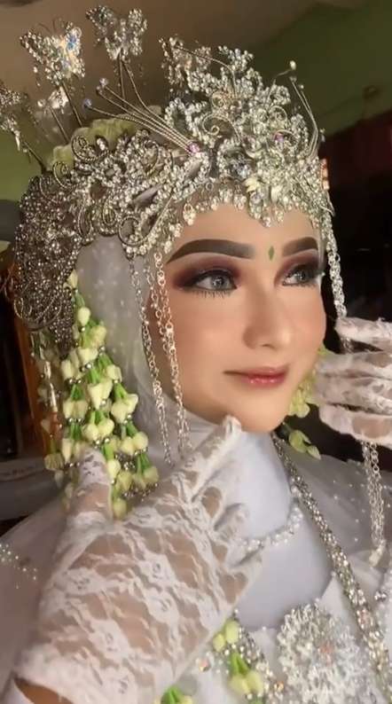 8 Potret Transformasi Pengantin Ini Bikin Melongo, Beda Banget, Jadi Cantik Bak Barbie!