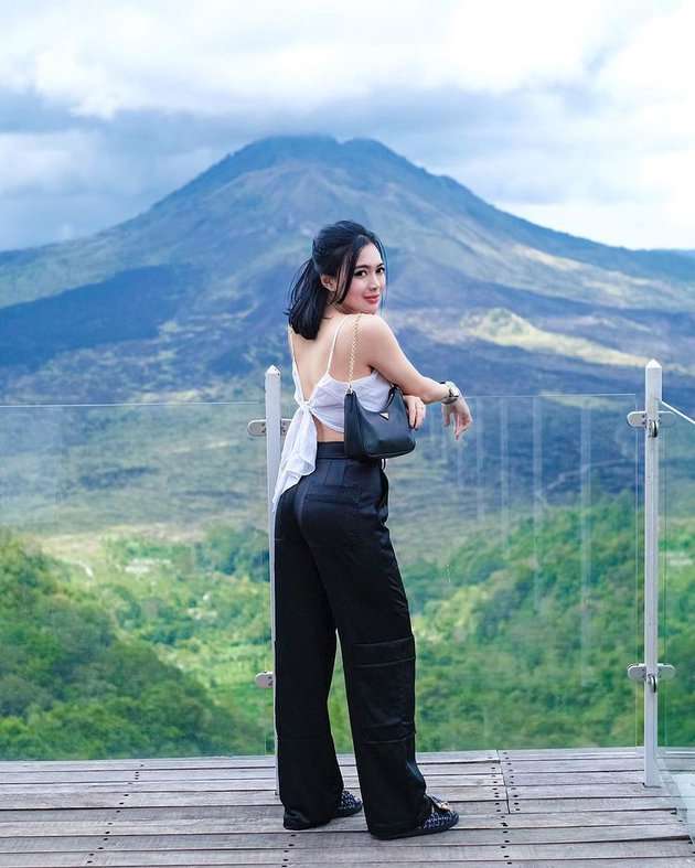 9 Potret Terbaru Wika Salim, Disebut Makin Kurus Hingga Bikin Khawatir!