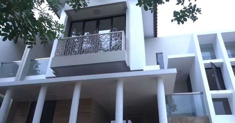 8 Potret Rumah Mewah Artis yang Putuskan Hijrah, Semua Super Megah Bak Istana!