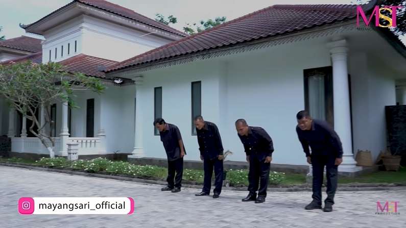10 Potret Rumah Mewah Mayangsari di Purwokerto, The Real Istana, Rusa Berkeliaran di Halaman