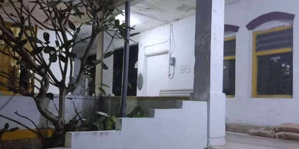Bikin Bulu Kuduk Merinding! Potret Rumah Lokasi Syuting Film Suzzanna yang Masih Dihuni