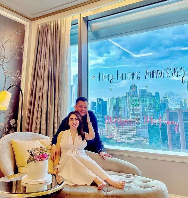 Momen Mesra Femmy Permatasari Bareng Suami, Pamer Mandi Berdua Di Bathup!