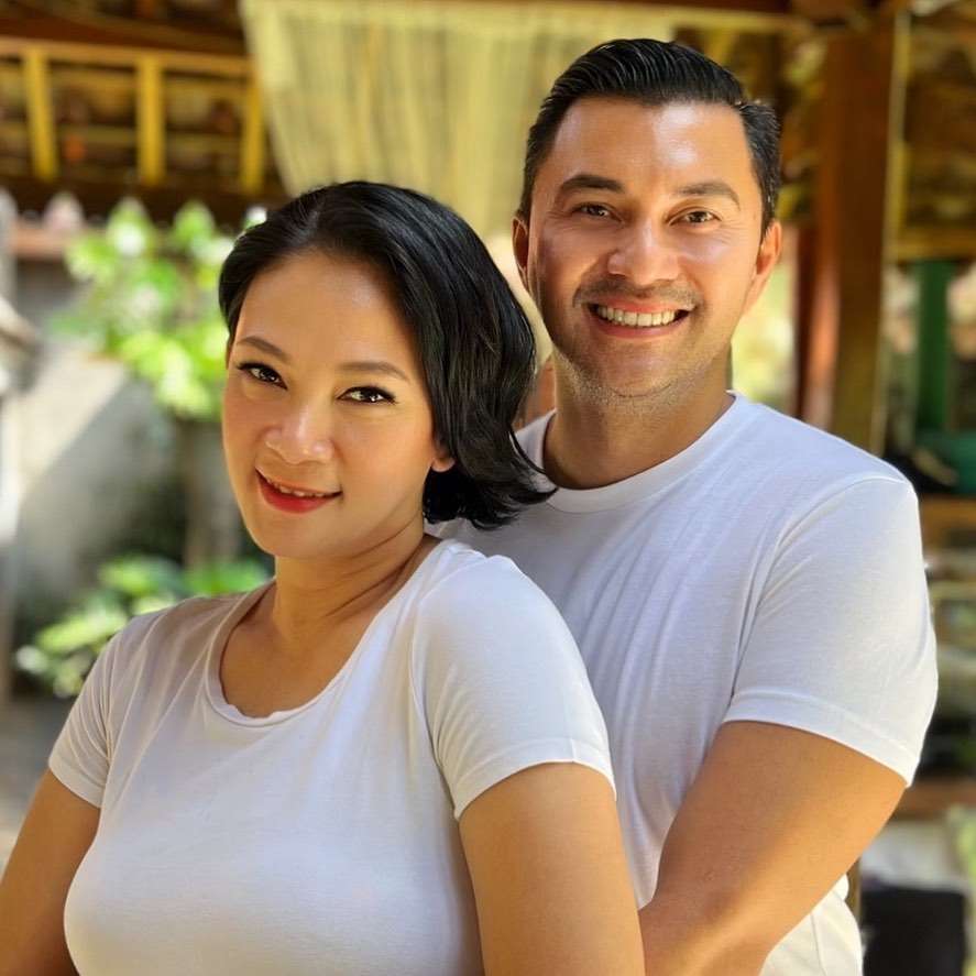5 Artis Cantik yang Kepincut Sama Brondong, Ada Wulan Guritno Baru Go Public